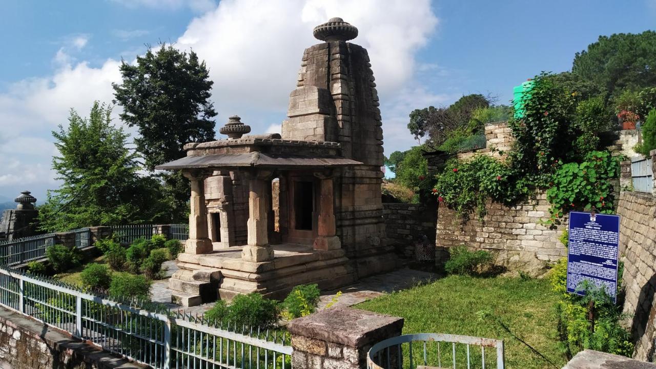 Dwarahat Village Homestay- Pahadi Ghar Bagian luar foto