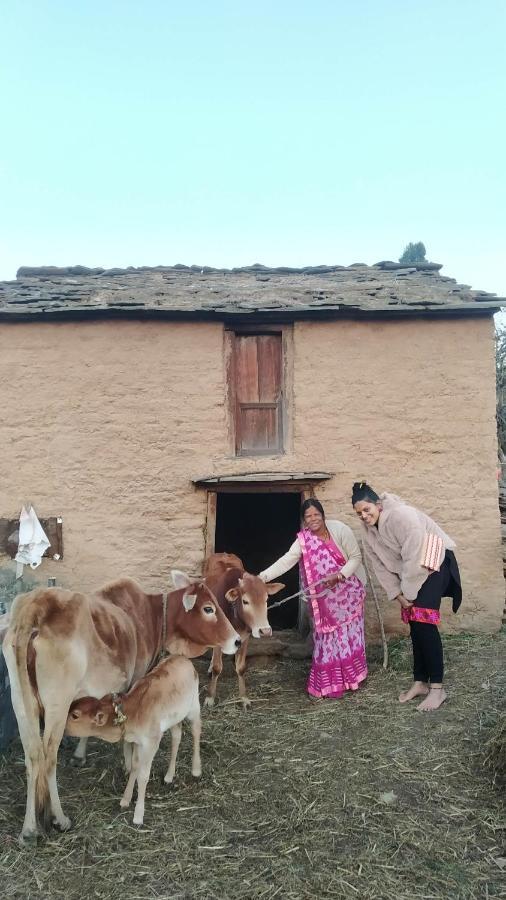 Dwarahat Village Homestay- Pahadi Ghar Bagian luar foto