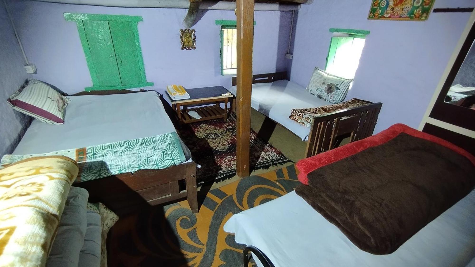 Dwarahat Village Homestay- Pahadi Ghar Ruang foto