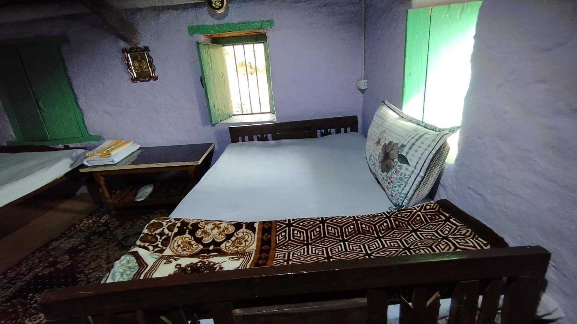 Dwarahat Village Homestay- Pahadi Ghar Ruang foto