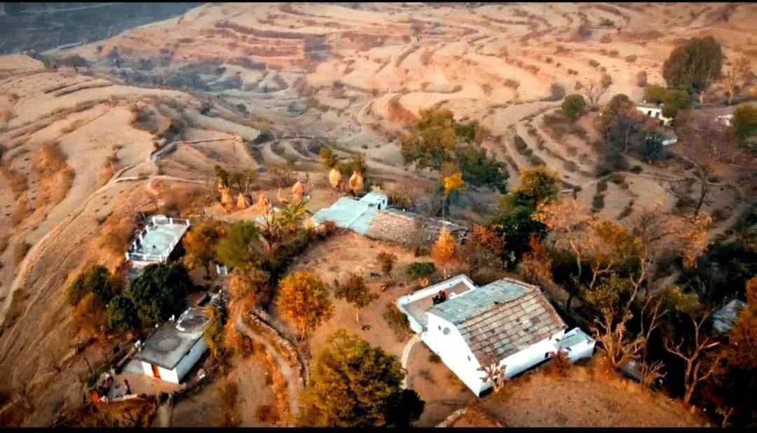 Dwarahat Village Homestay- Pahadi Ghar Bagian luar foto