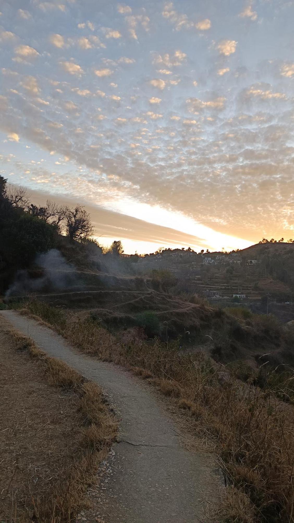 Dwarahat Village Homestay- Pahadi Ghar Bagian luar foto